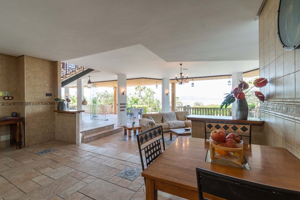 Villa in Alicante, Spanien 5 Schlafzimmer, 600 m2 Nr. 144783