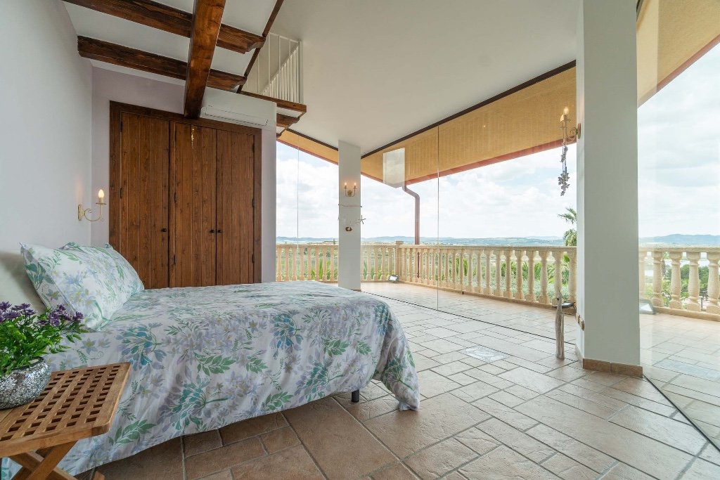 Villa in Alicante, Spanien 5 Schlafzimmer, 600 m2 Nr. 144783