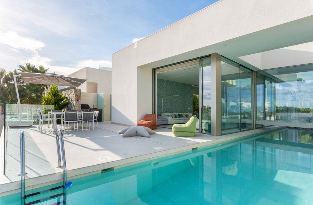 Villa i Campoamor, Alicante, Spanien 3 sovrum, 190 kvm. Nr. 144784