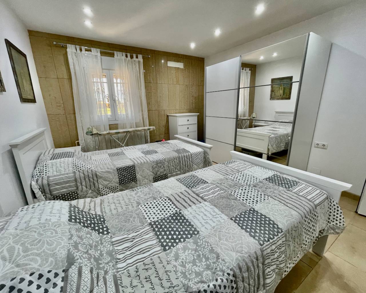Villa in Guardamar del Segura, Alicante, Spain 6 bedrooms, 450 sq.m. No. 80960