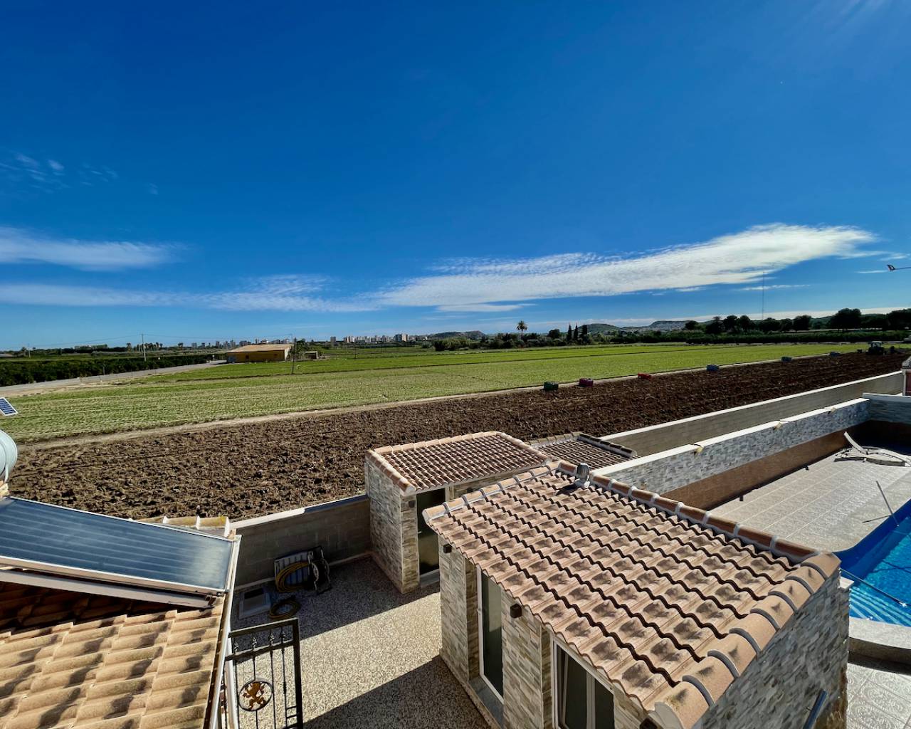 Villa in Guardamar del Segura, Alicante, Spain 6 bedrooms, 450 sq.m. No. 80960