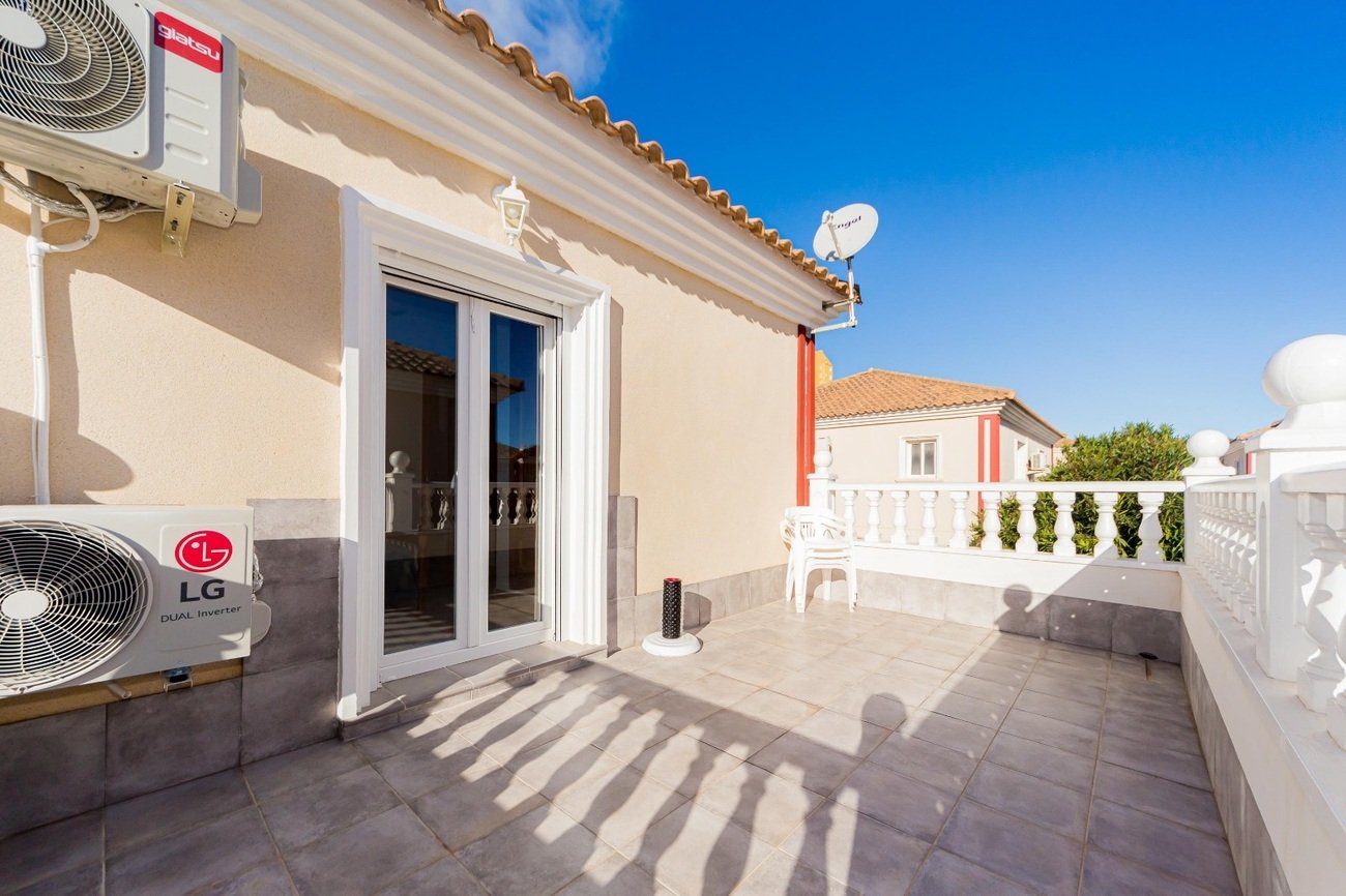 Townhouse in Dehesa De Campoamor, Alicante, Spain 4 bedrooms,  No. 189186