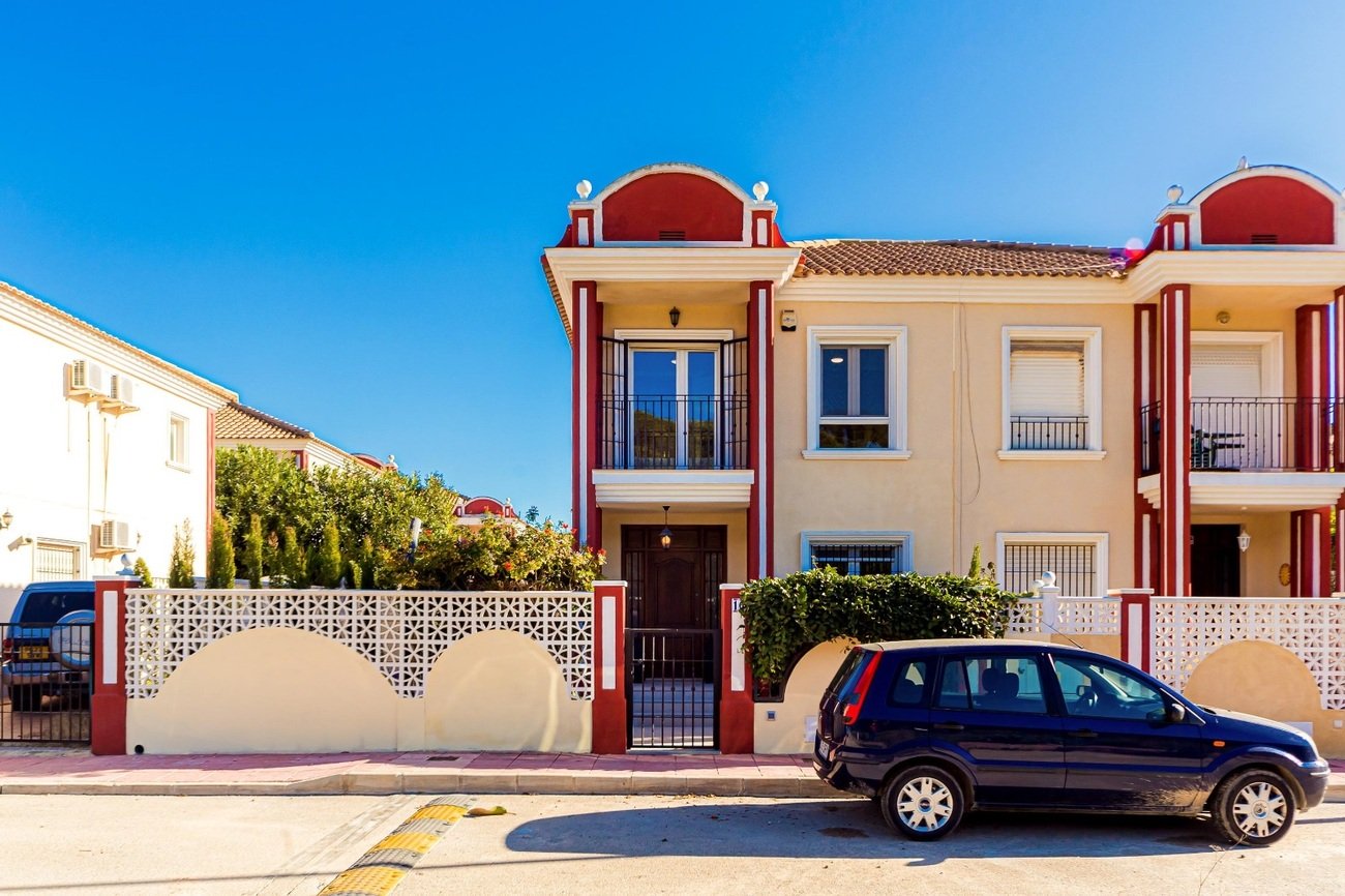 Townhouse in Dehesa De Campoamor, Alicante, Spain 4 bedrooms,  No. 189186