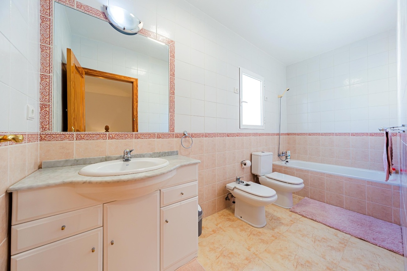 Townhouse in Dehesa De Campoamor, Alicante, Spain 4 bedrooms,  No. 189186