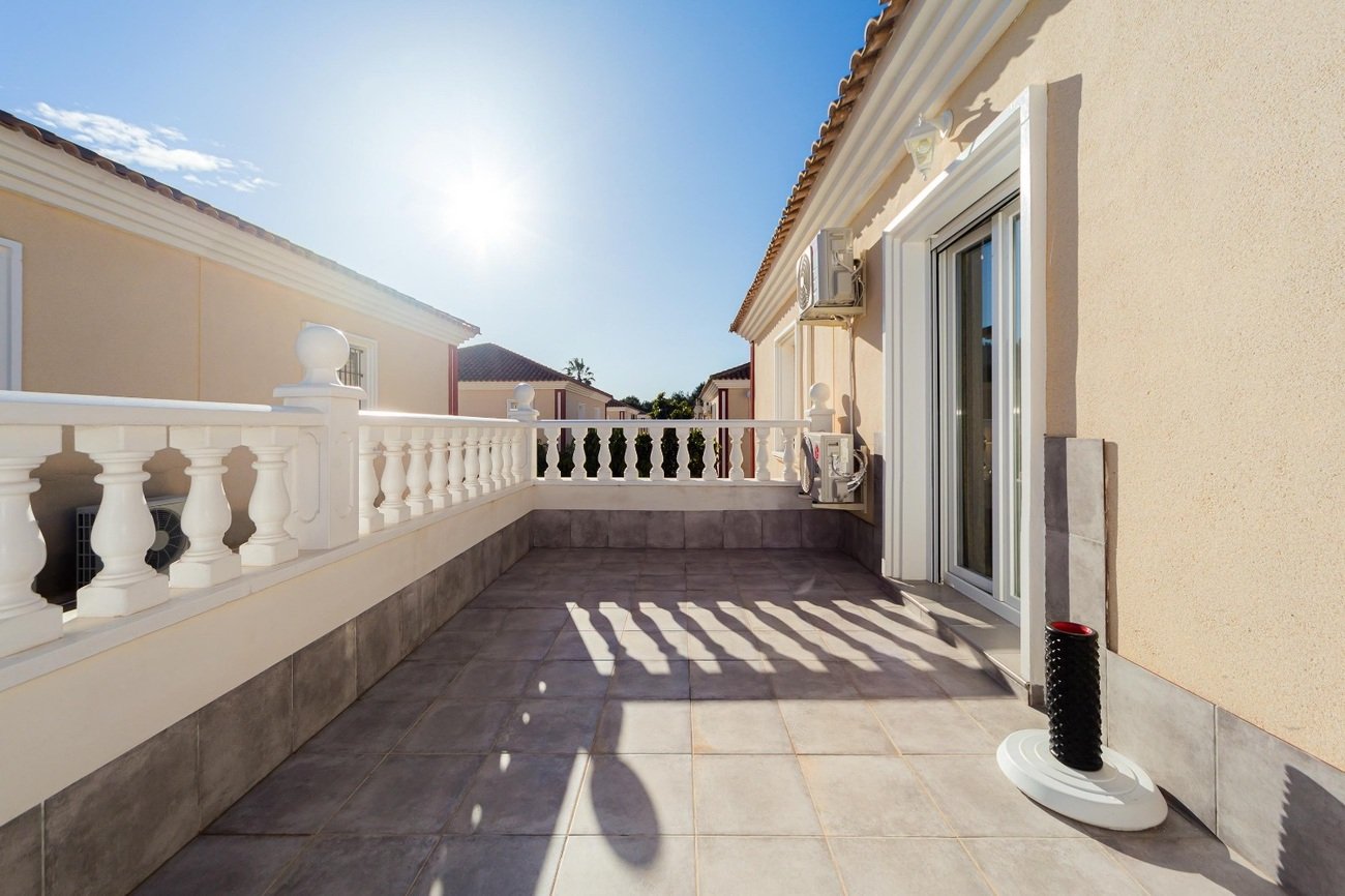 Townhouse in Dehesa De Campoamor, Alicante, Spain 4 bedrooms,  No. 189186