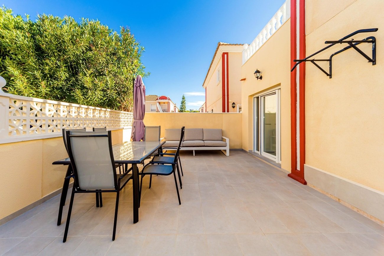 Townhouse in Dehesa De Campoamor, Alicante, Spain 4 bedrooms,  No. 189186