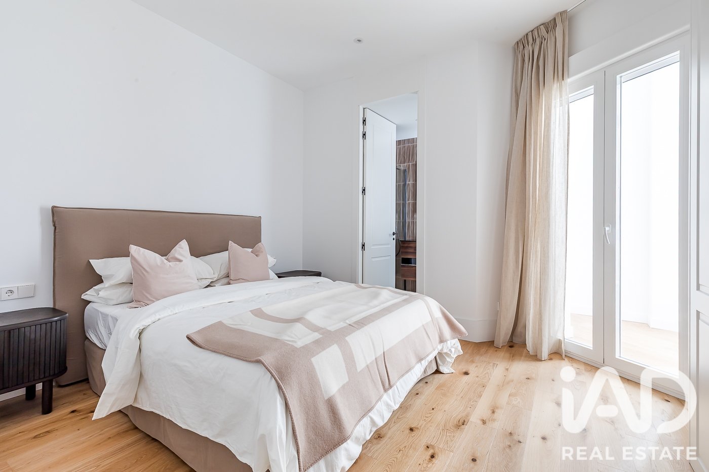 Apartamento en Madrid, España 4 dormitorios, 304 m2 No. 188071