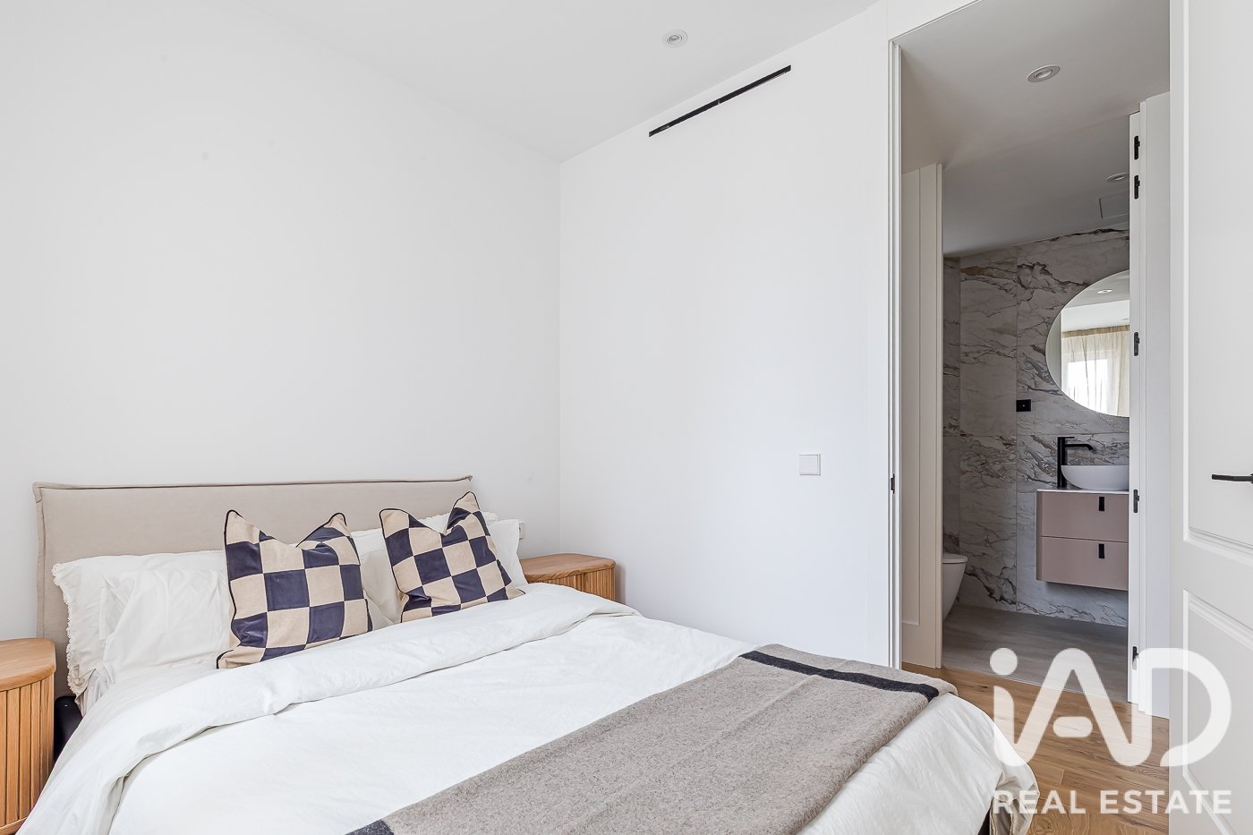 Apartamento en Madrid, España 4 dormitorios, 304 m2 No. 188071
