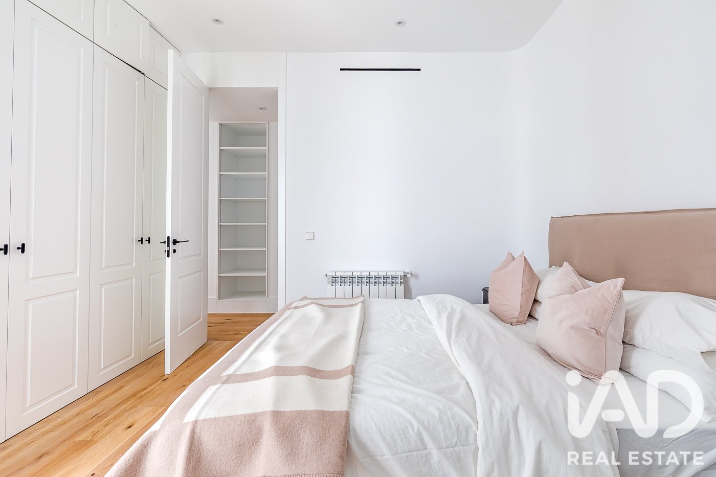 Apartamento en Madrid, España 4 dormitorios, 304 m2 No. 188071