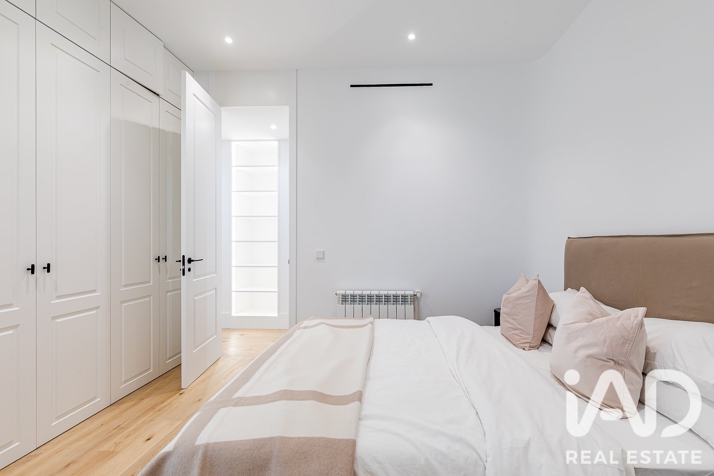 Apartamento en Madrid, España 4 dormitorios, 304 m2 No. 188071