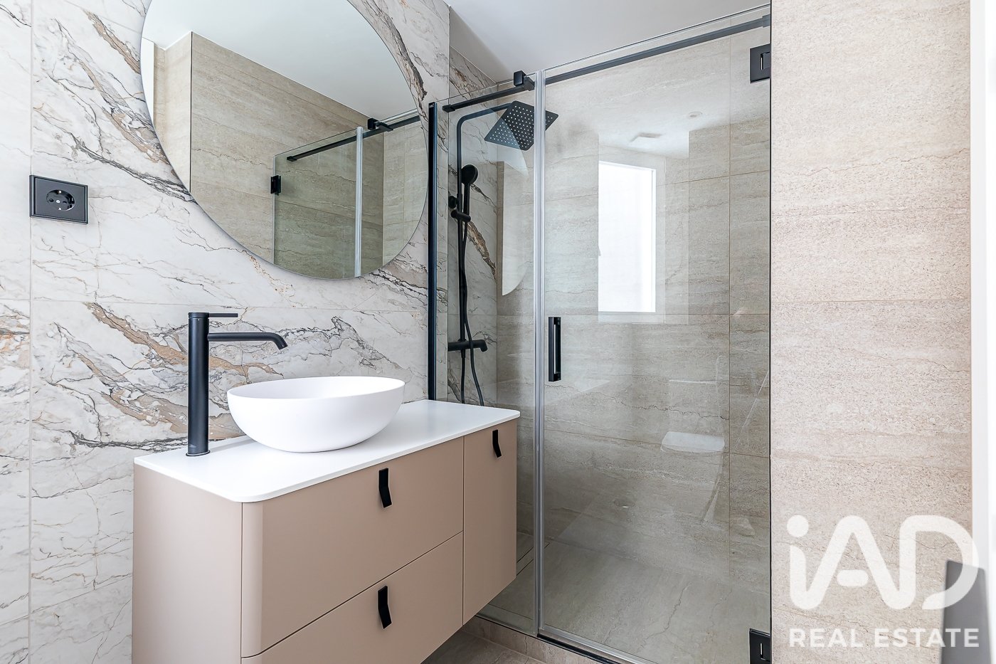 Apartamento en Madrid, España 4 dormitorios, 304 m2 No. 188071