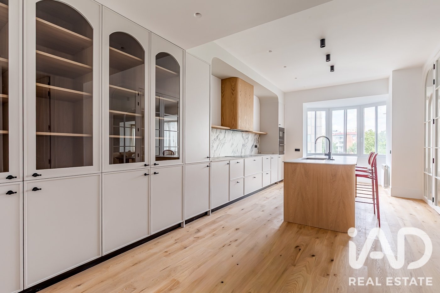 Apartamento en Madrid, España 4 dormitorios, 304 m2 No. 188071