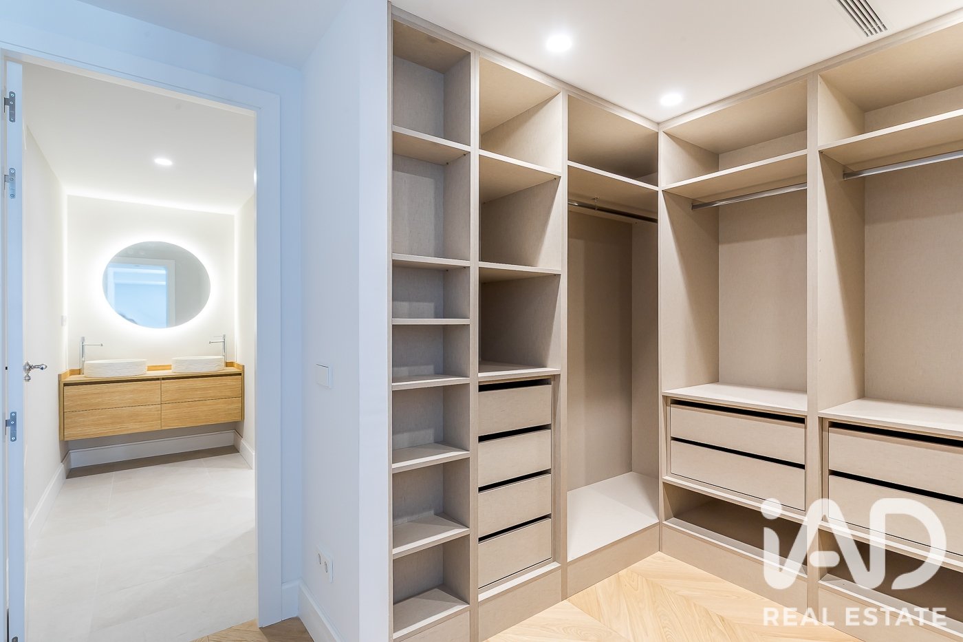 Huoneisto Madrid, Espanja 3 makuuhuonetta, 218 m2 No. 188069