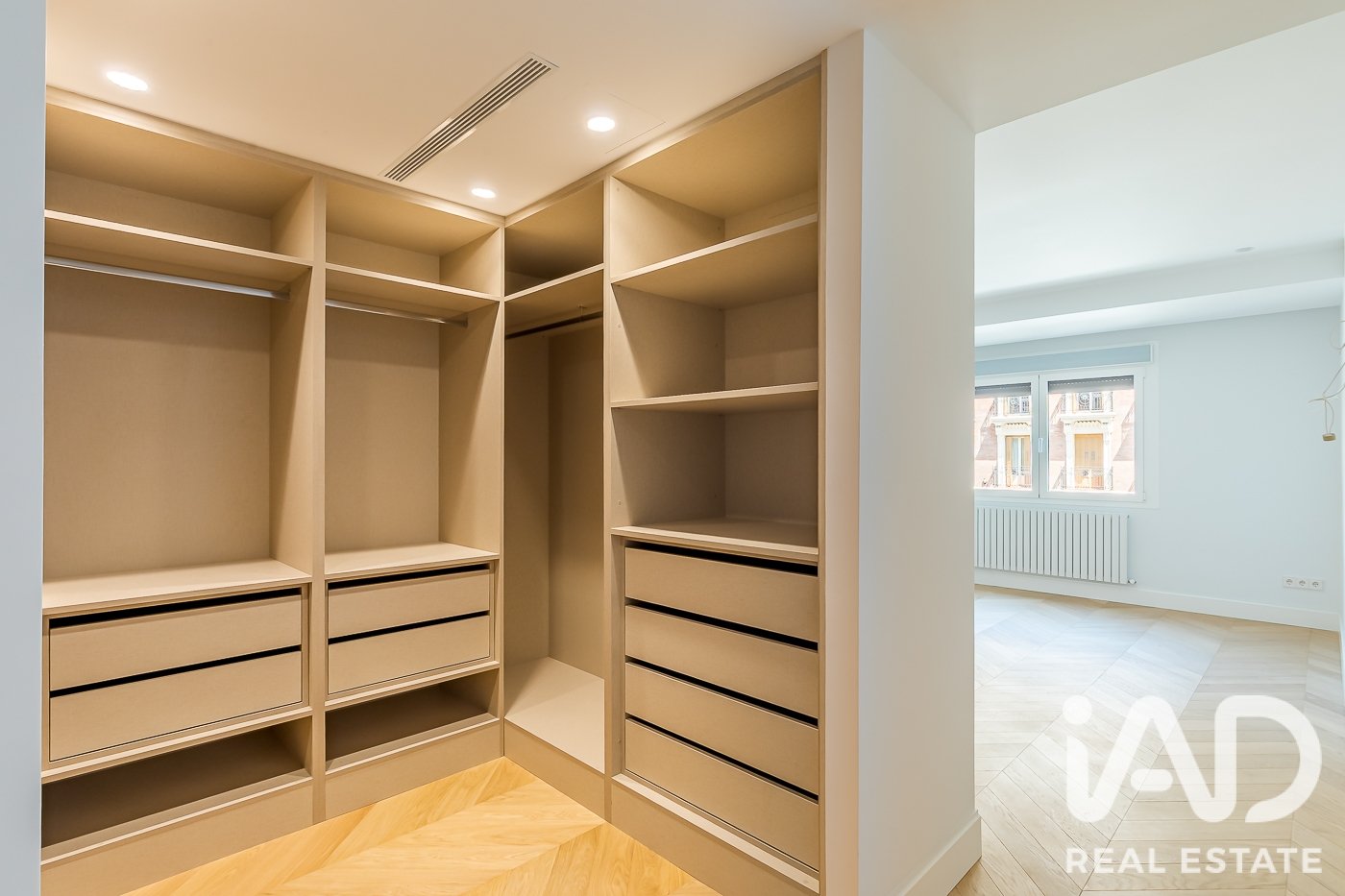 Huoneisto Madrid, Espanja 3 makuuhuonetta, 218 m2 No. 188069