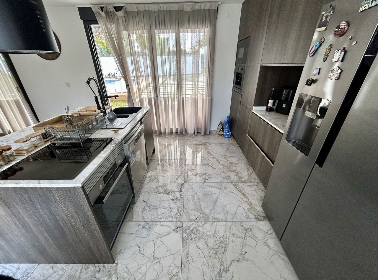 Villa Los Balcones, Alicante, Spānijā 3 istabas, 241 m2 Nr. 139375