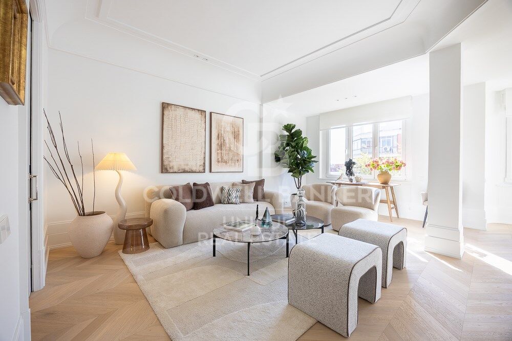 Appartamento a Madrid, Spagna 4 camere da letto, 200 mq. N° 157707