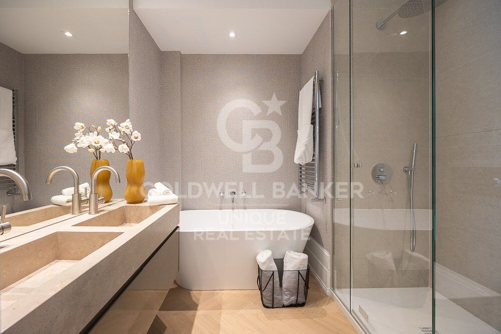 Appartamento a Madrid, Spagna 4 camere da letto, 200 mq. N° 157707
