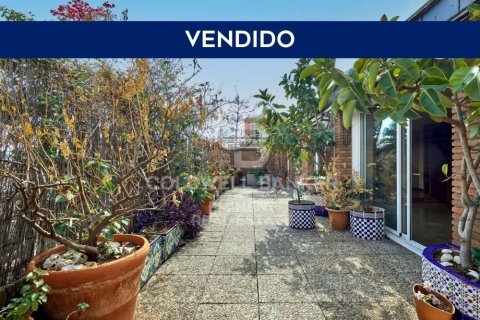 Kattohuoneisto Barcelona, Espanja 4 makuuhuonetta, 188 m2 No. 157708