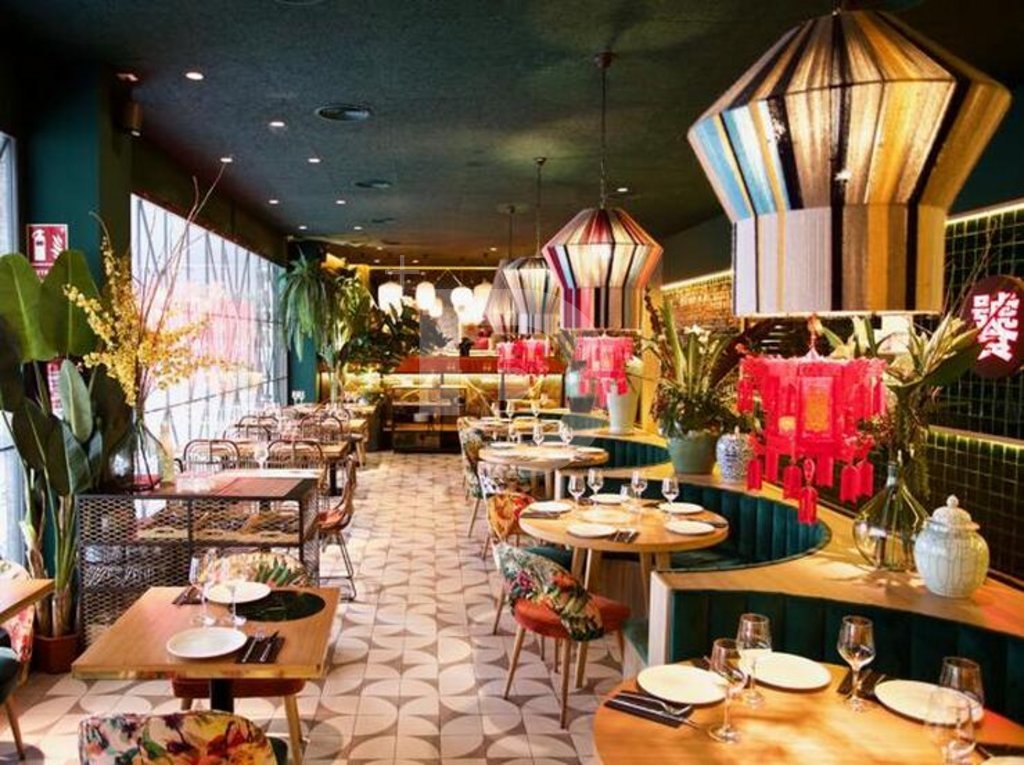 Cafetería / restaurante en Barcelona, España 400 m2 No. 151943