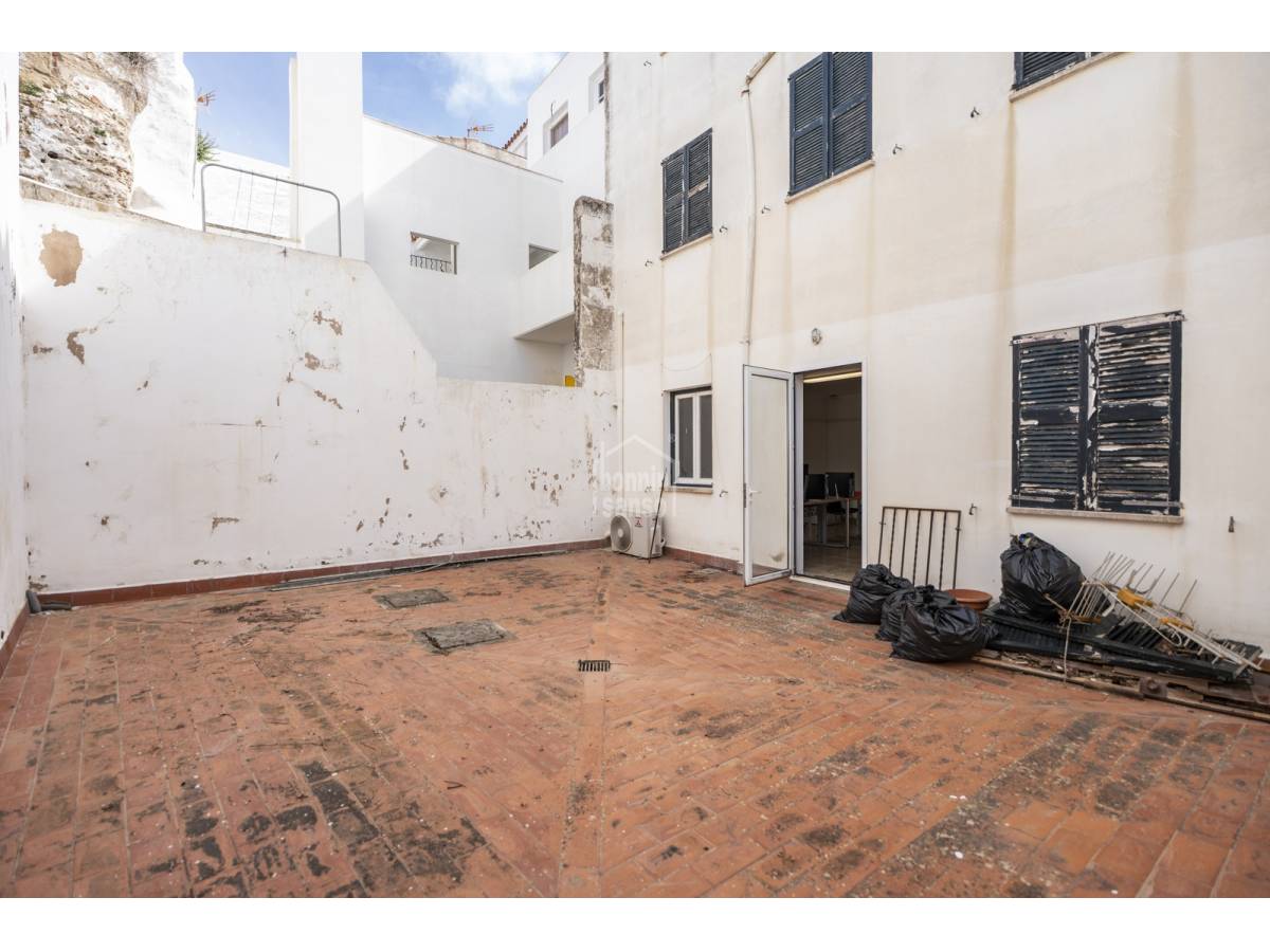 Commercial property à Mahon, Menorca, Espagne 8 chambres, 426 m2 No. 173492