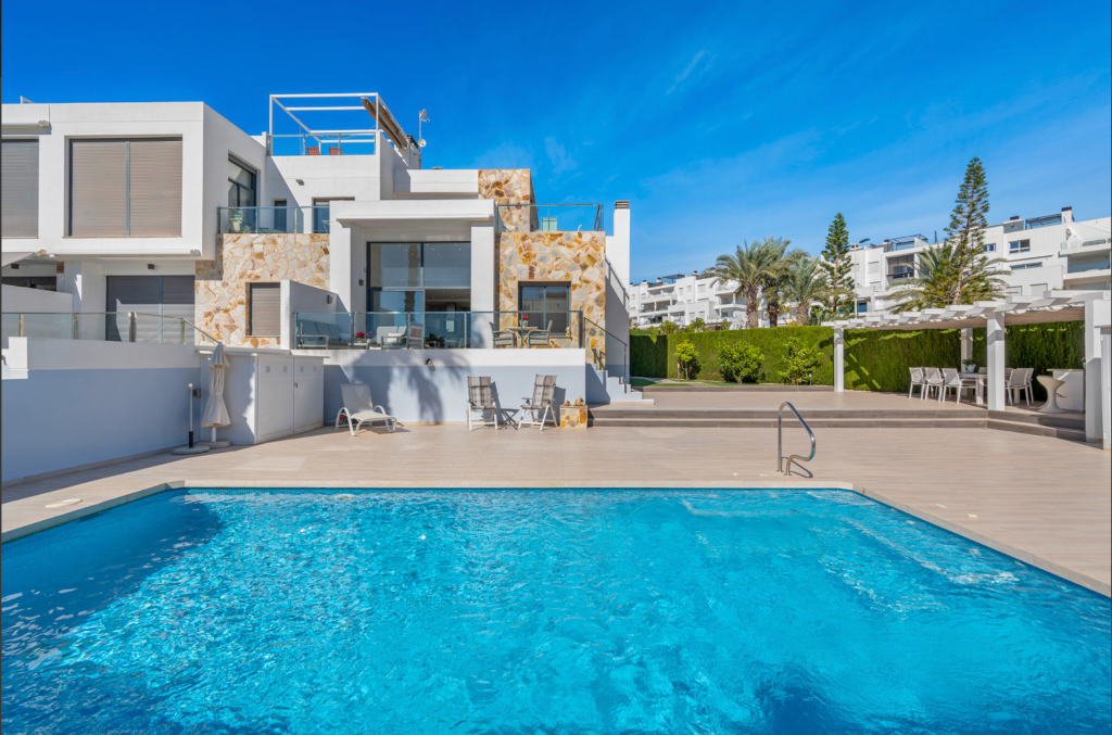 Townhouse in Punta Prima, Alicante, Spanien 3 Schlafzimmer, 135 m2 Nr. 145439