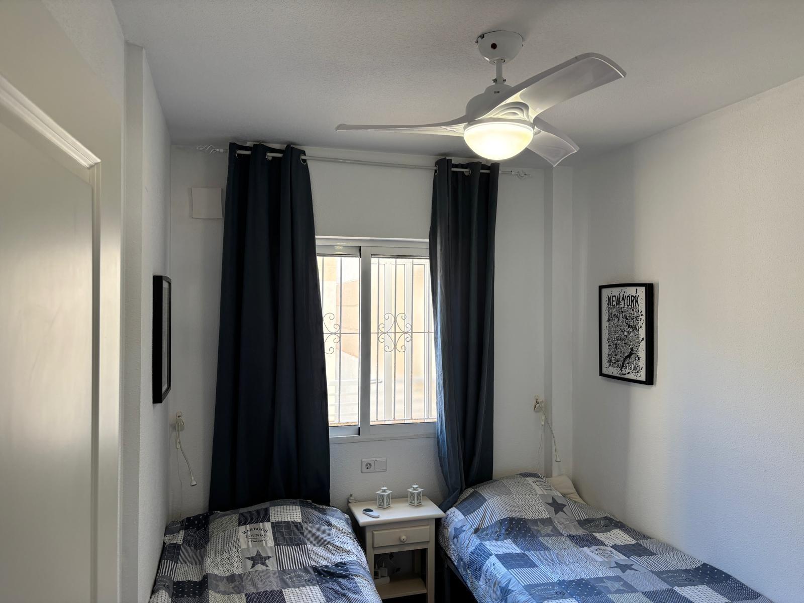 Takvåning i Nueva Torrevieja, Alicante, Spanien 2 sovrum, 65 kvm. Nr. 165870