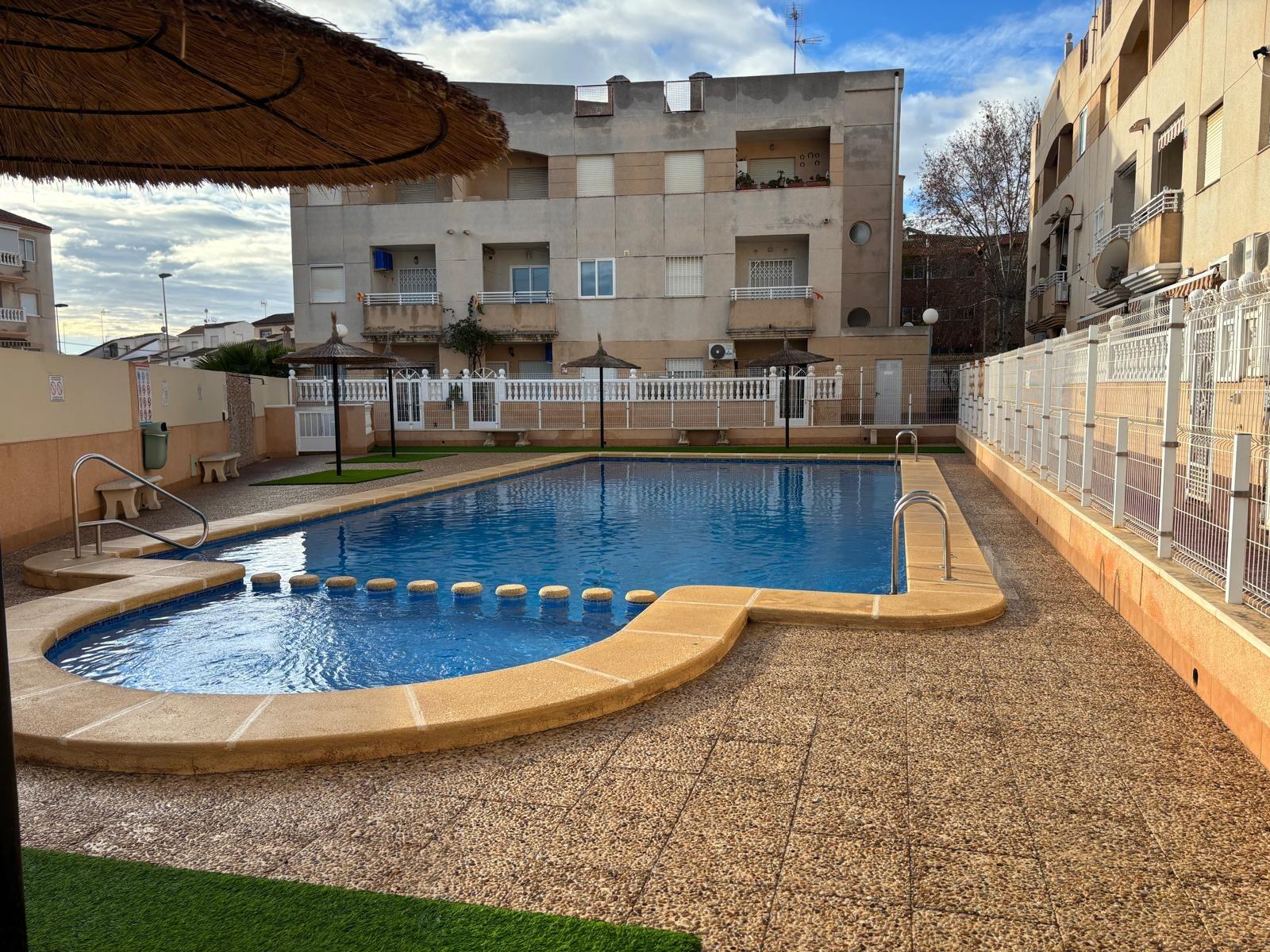 Takvåning i Nueva Torrevieja, Alicante, Spanien 2 sovrum, 65 kvm. Nr. 165870