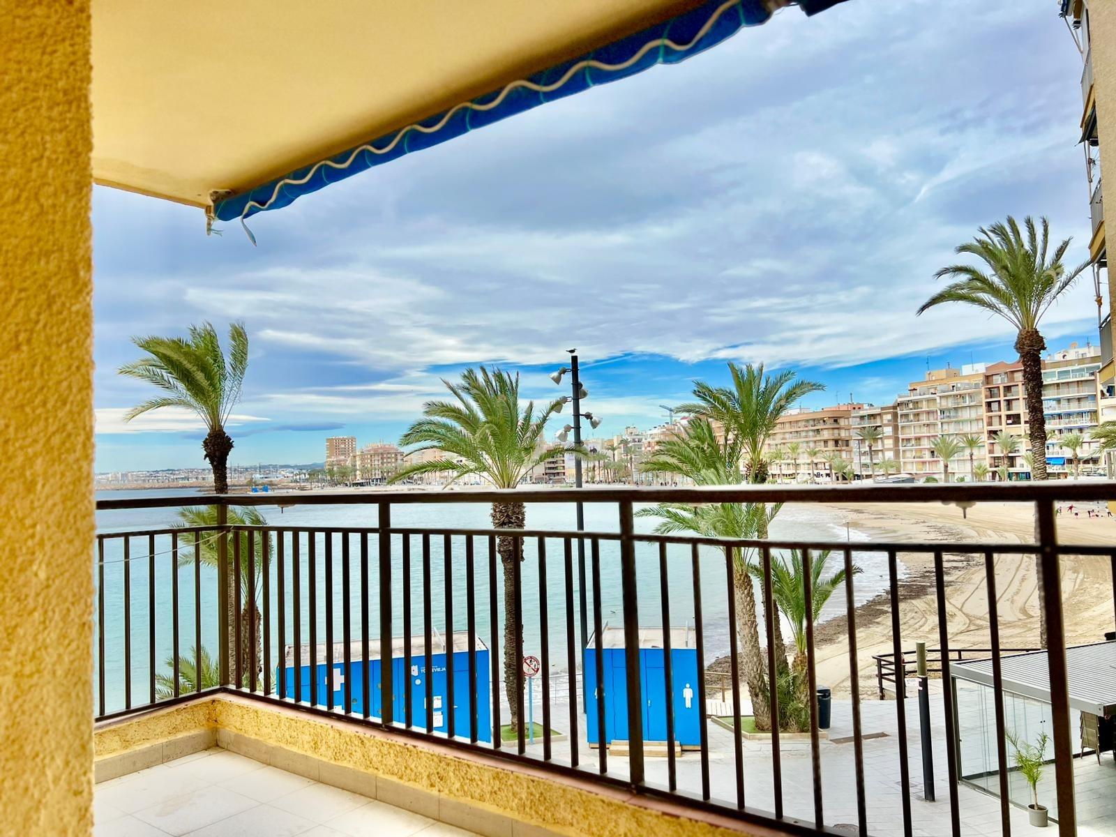 Appartamento a Torrevieja, Alicante, Spagna 3 camere da letto, 81 mq. N° 165875