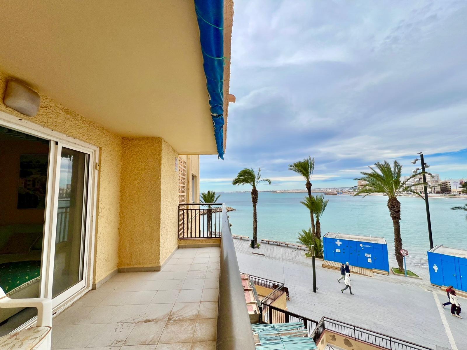 Appartamento a Torrevieja, Alicante, Spagna 3 camere da letto, 81 mq. N° 165875