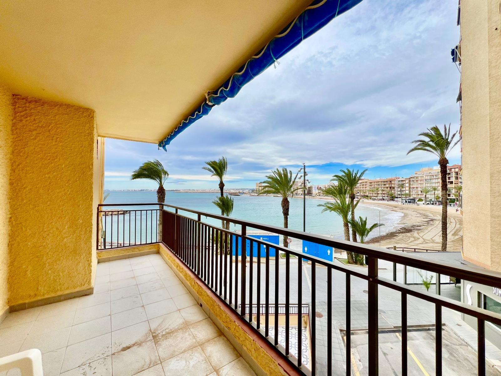 Appartamento a Torrevieja, Alicante, Spagna 3 camere da letto, 81 mq. N° 165875