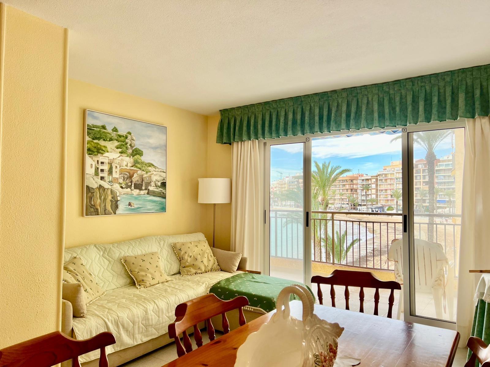 Appartamento a Torrevieja, Alicante, Spagna 3 camere da letto, 81 mq. N° 165875