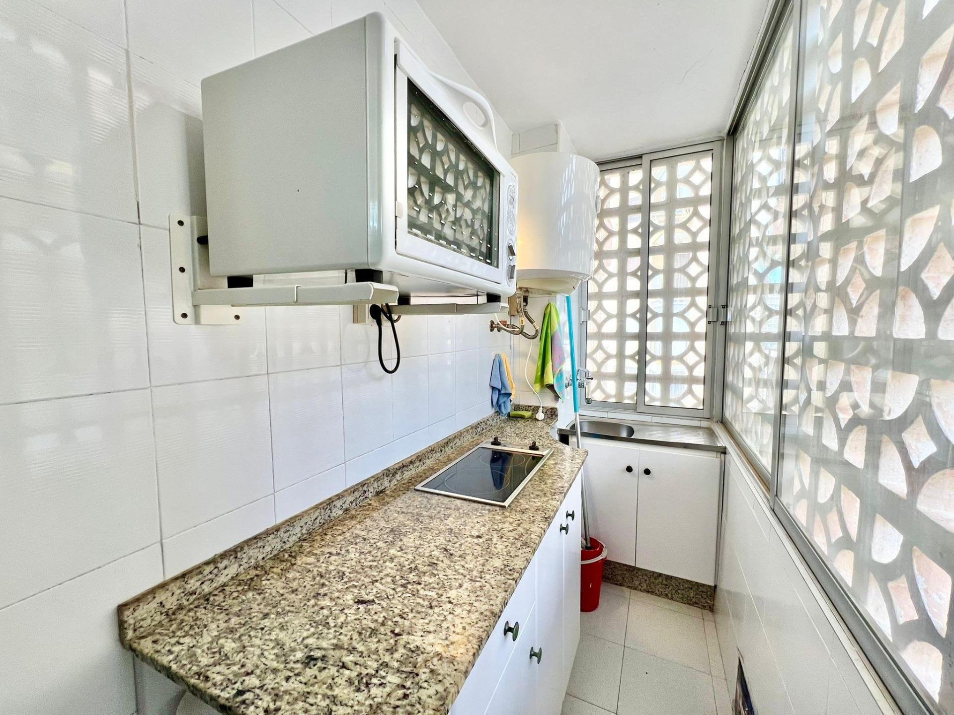 Appartamento a Torrevieja, Alicante, Spagna 3 camere da letto, 81 mq. N° 165875