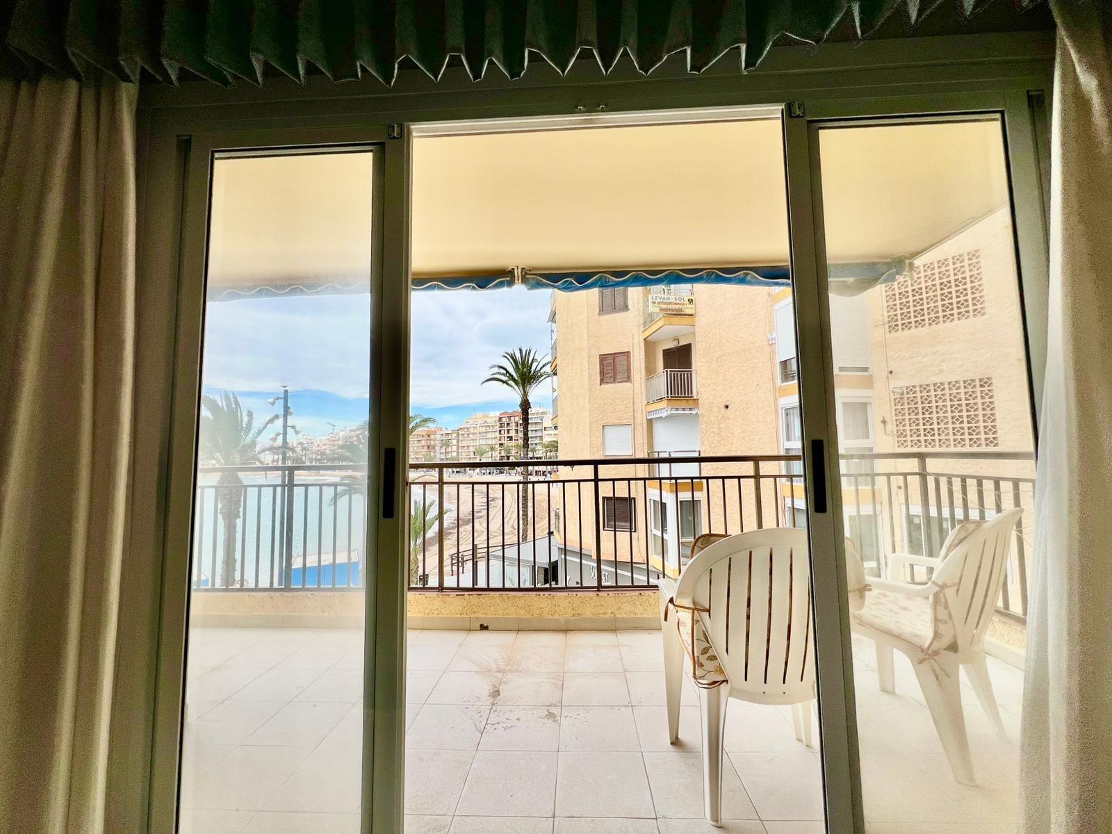 Appartamento a Torrevieja, Alicante, Spagna 3 camere da letto, 81 mq. N° 165875