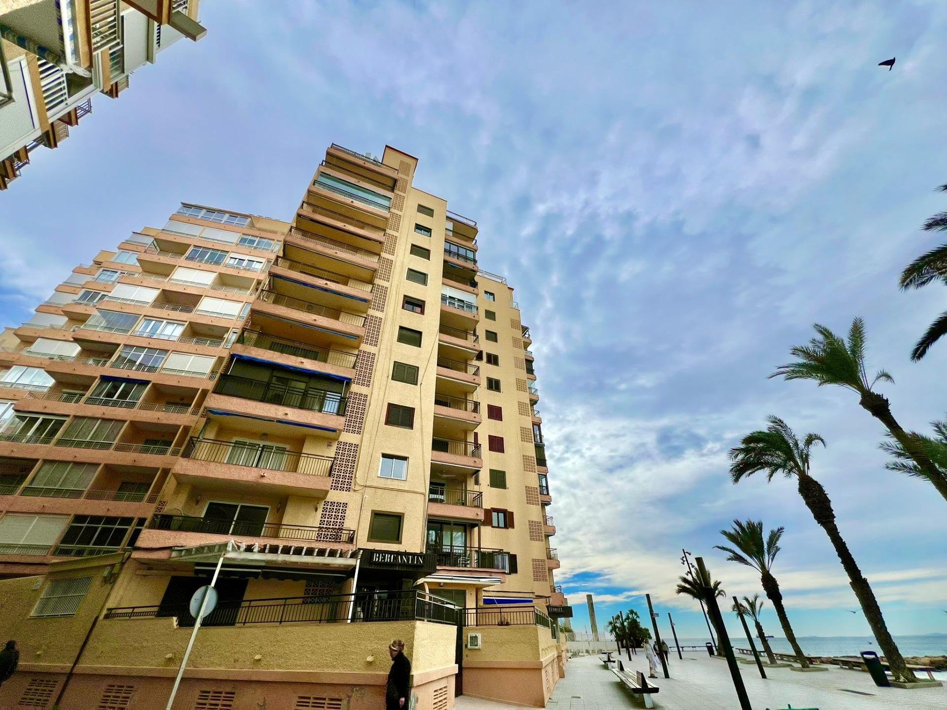 Appartamento a Torrevieja, Alicante, Spagna 3 camere da letto, 81 mq. N° 165875
