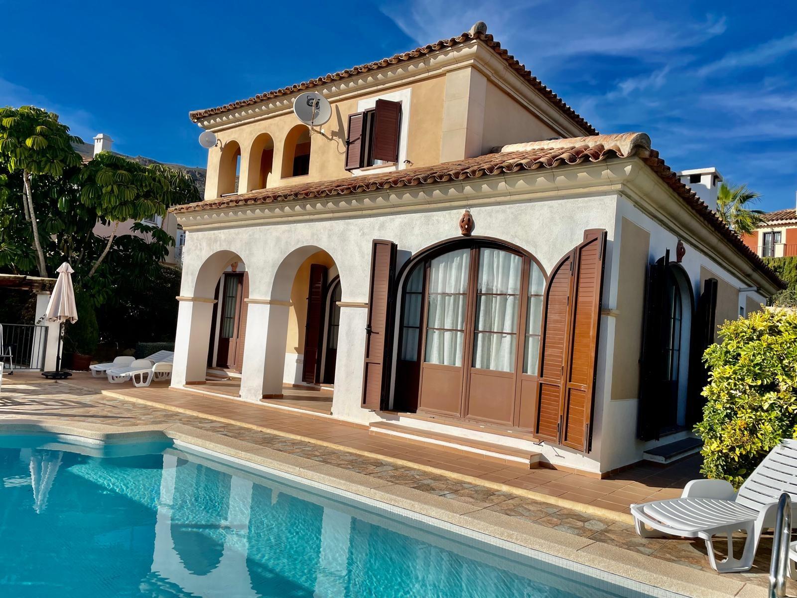 Villa a Finestrat, Alicante, Spagna 1 camera da letto, 195 mq. N° 165629