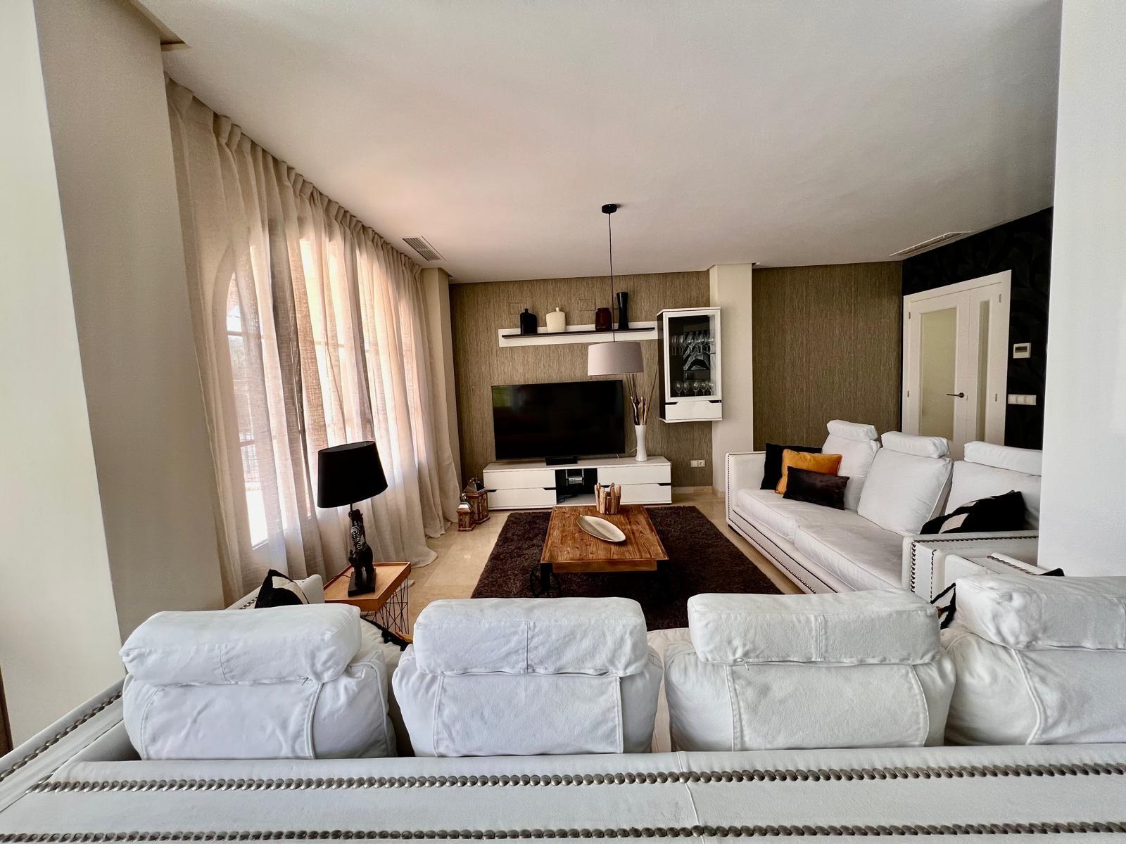 Villa a Finestrat, Alicante, Spagna 1 camera da letto, 195 mq. N° 165629