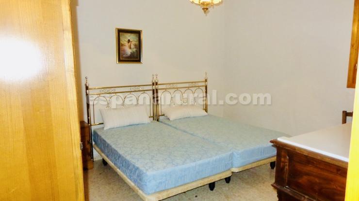 Villa i Baza, Granada, Spanien 4 sovrum, 160 kvm. Nr. 113676