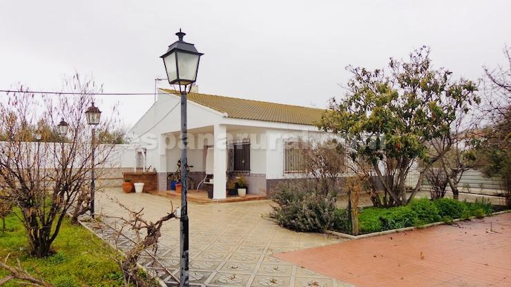 Villa i Baza, Granada, Spanien 4 sovrum, 160 kvm. Nr. 113676