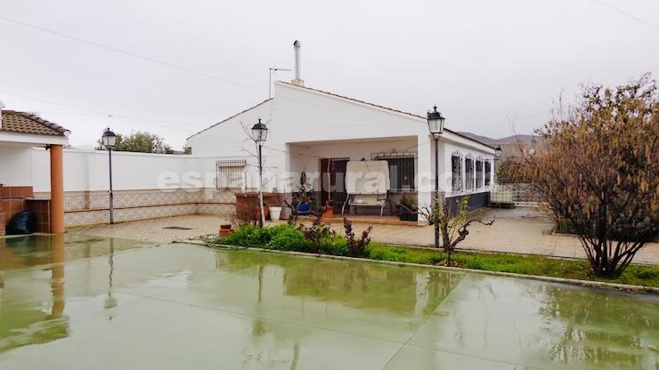 Villa i Baza, Granada, Spanien 4 sovrum, 160 kvm. Nr. 113676