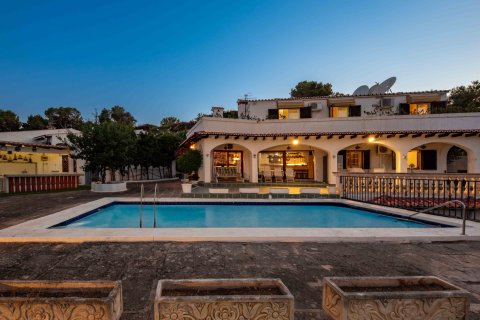 Villa Palmanova, Mallorca, Spānijā 4 istabas, 317 m2 Nr. 137514