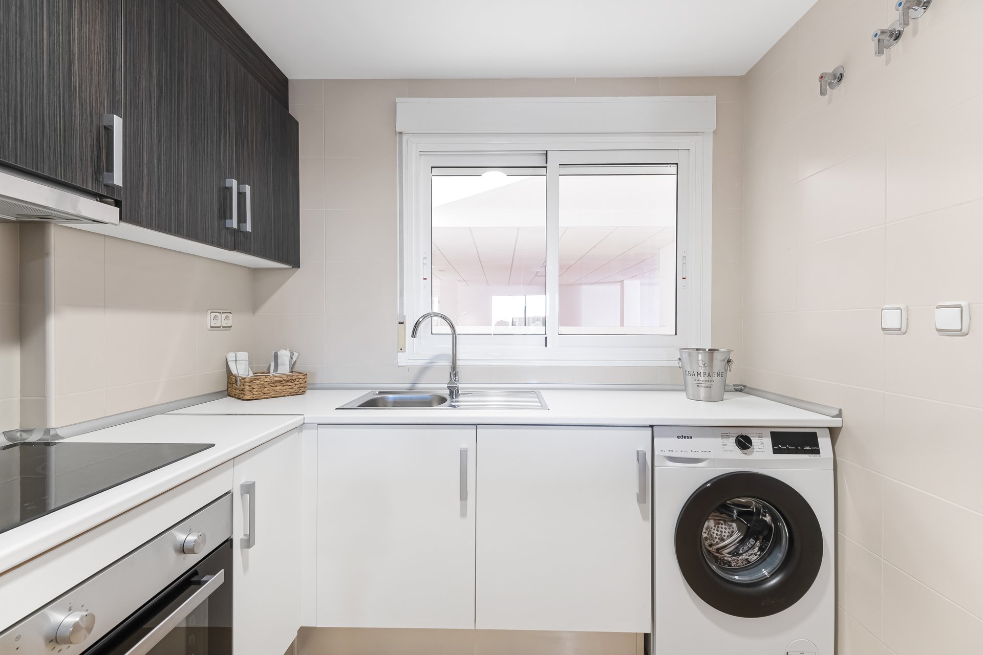 Apartamento en Alicante, España 2 dormitorios, 69 m2 No. 188758