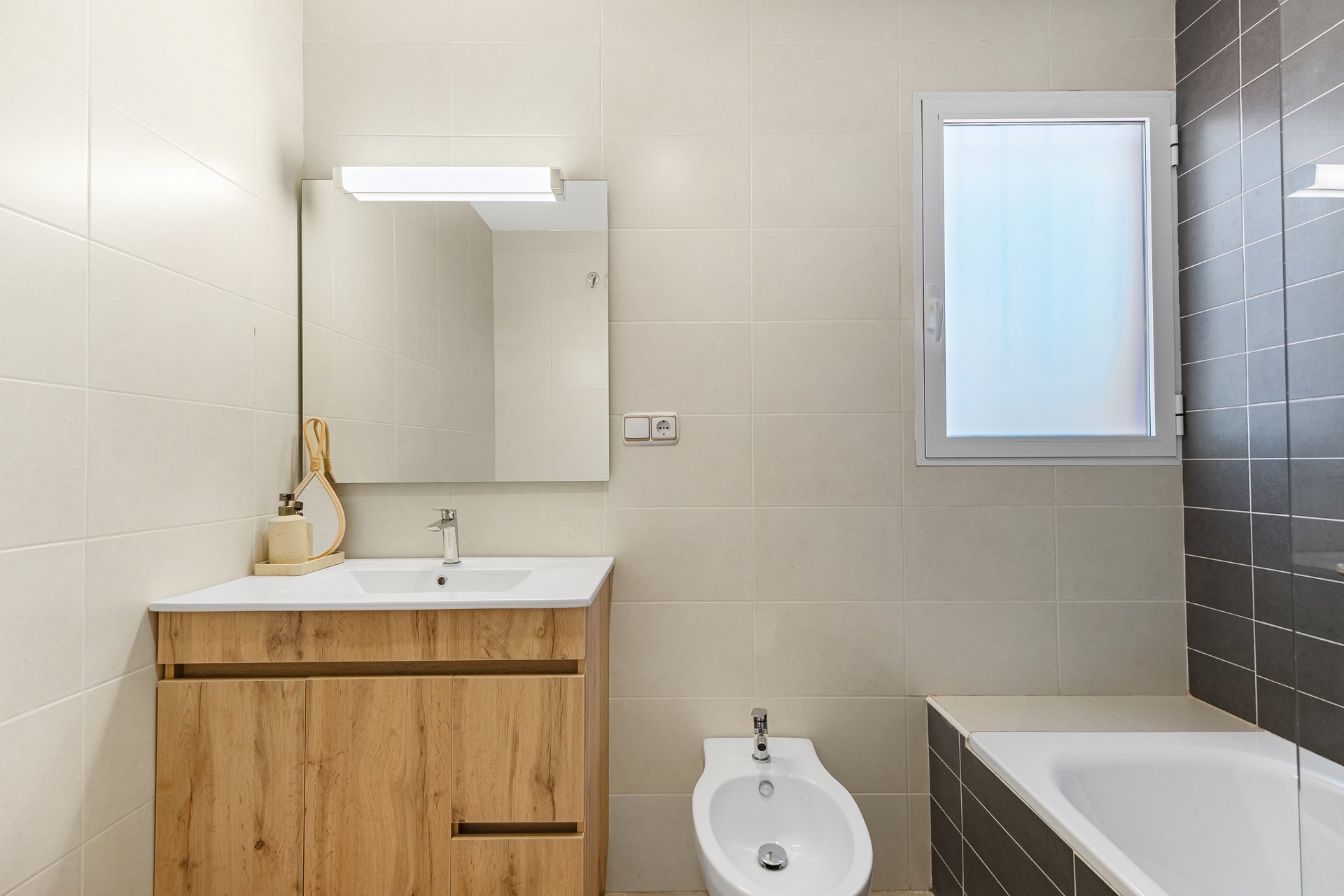 Apartamento en Alicante, España 2 dormitorios, 69 m2 No. 188758