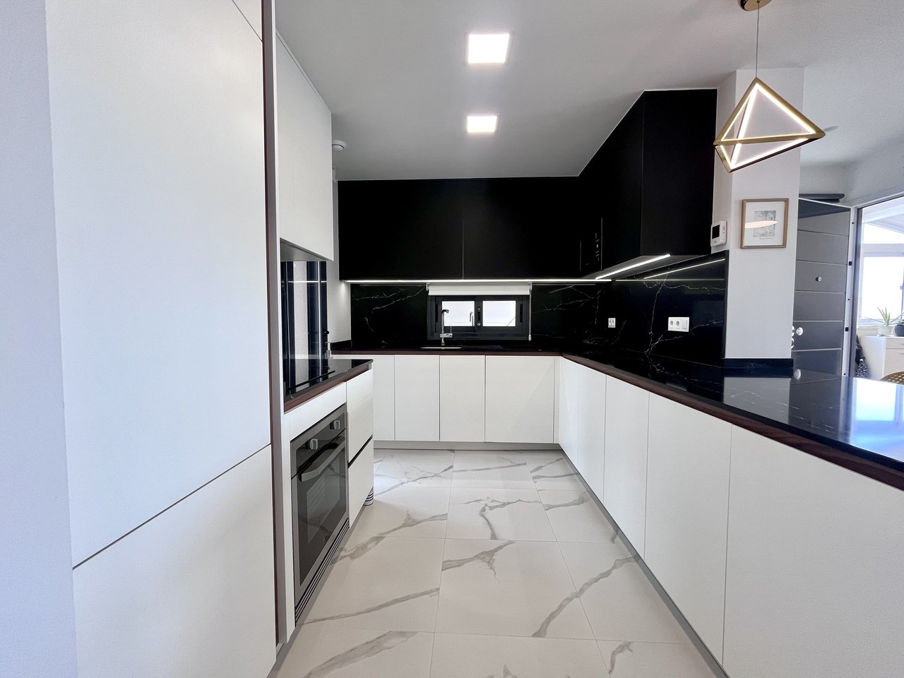 Apartamento en San Miguel de Salinas, Alicante, España 2 dormitorios, 101 m2 No. 139561
