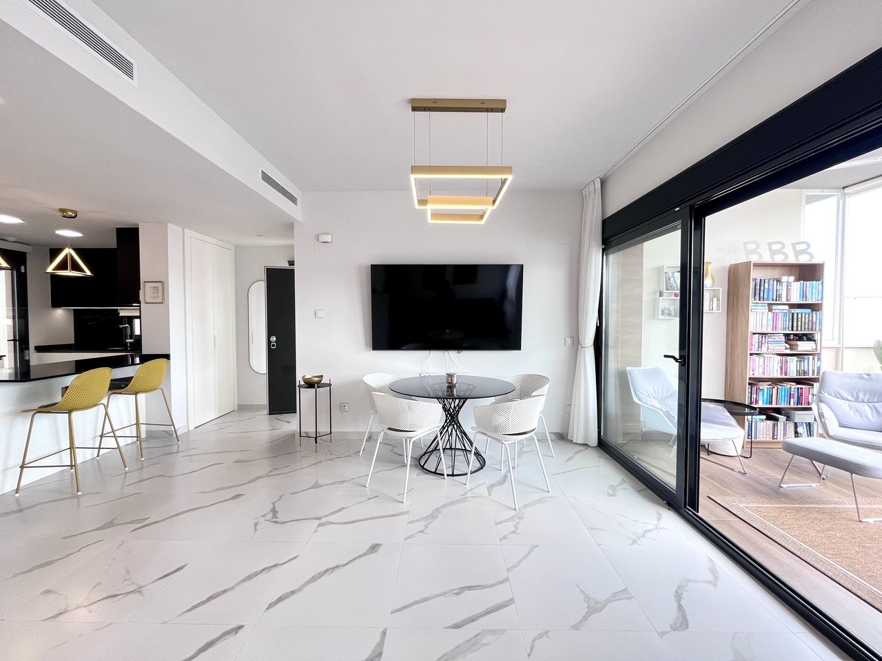 Apartamento en San Miguel de Salinas, Alicante, España 2 dormitorios, 101 m2 No. 139561