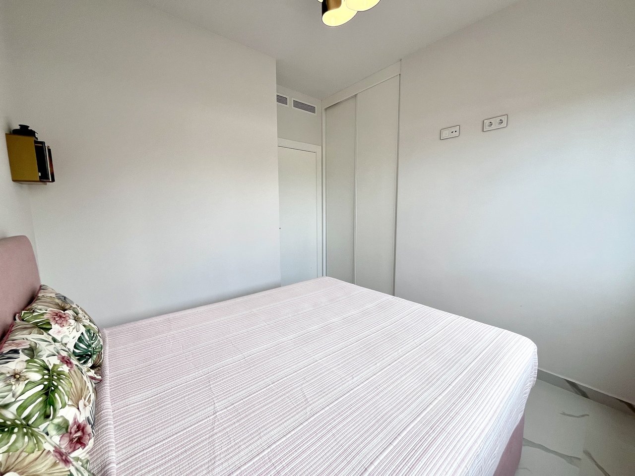 Apartamento en San Miguel de Salinas, Alicante, España 2 dormitorios, 101 m2 No. 139561