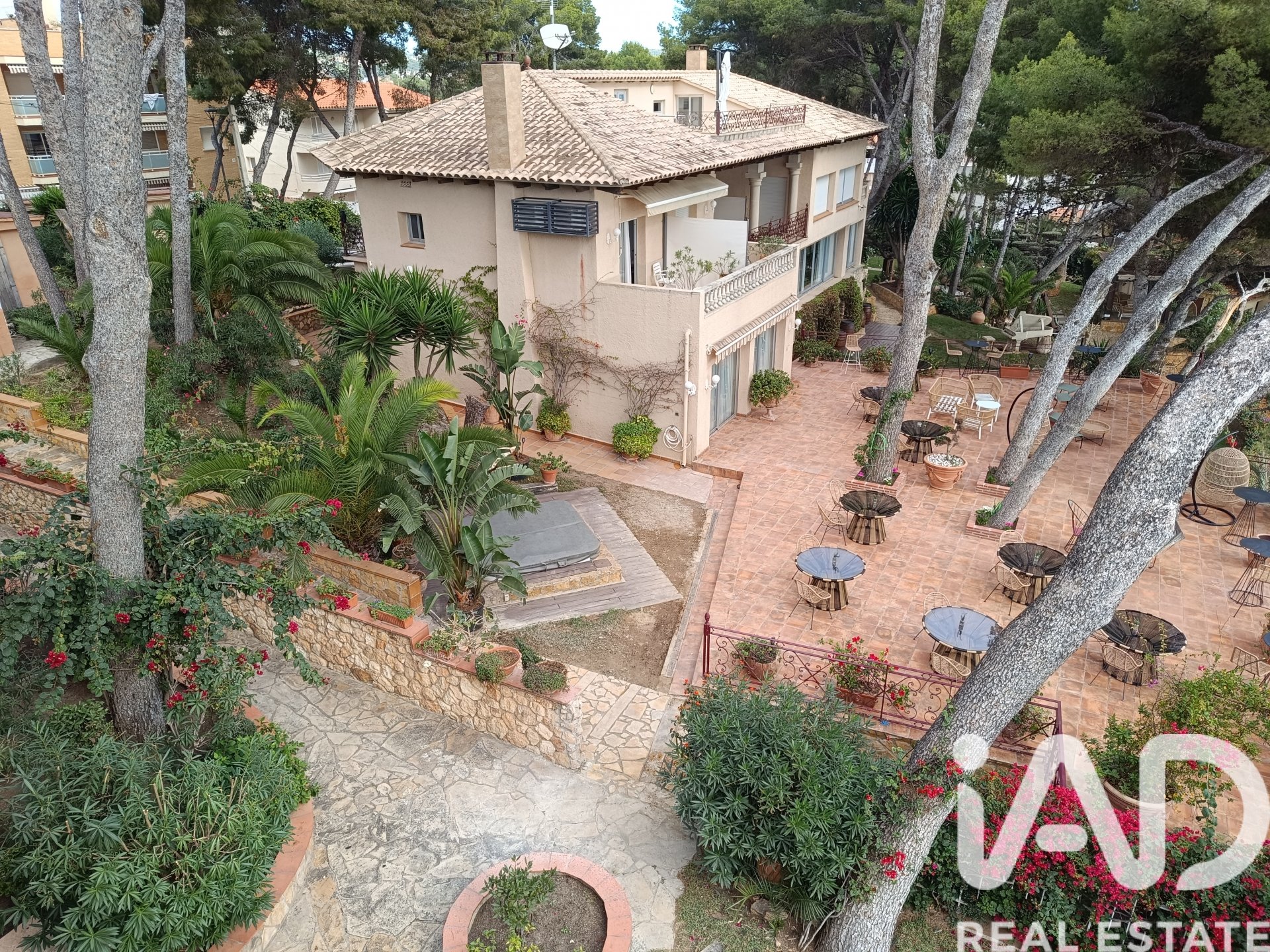 Talo Roda de Berà, Tarragona, Espanja 6 makuuhuonetta, 752 m2 No. 172314