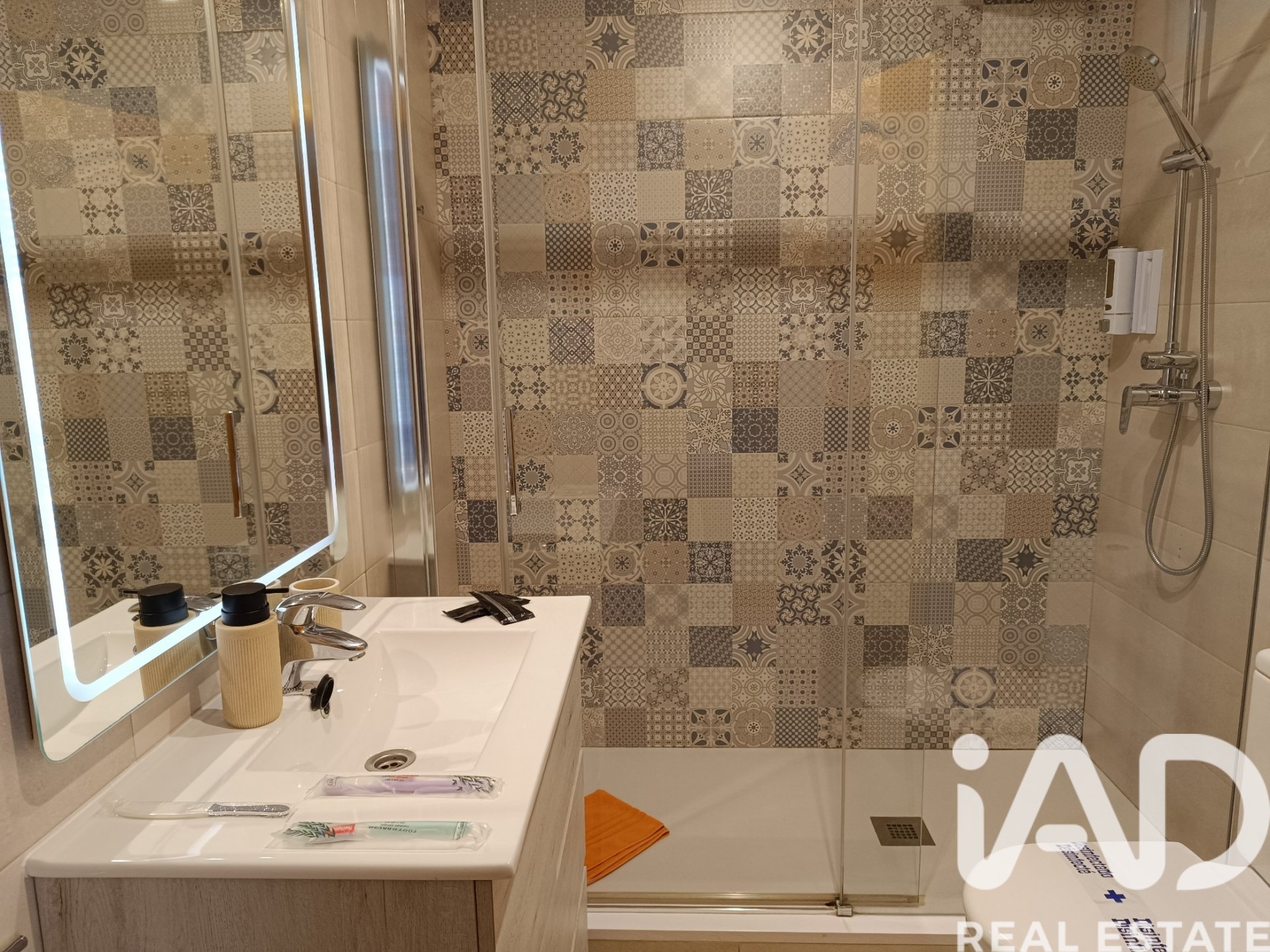 Talo Roda de Berà, Tarragona, Espanja 6 makuuhuonetta, 752 m2 No. 172314