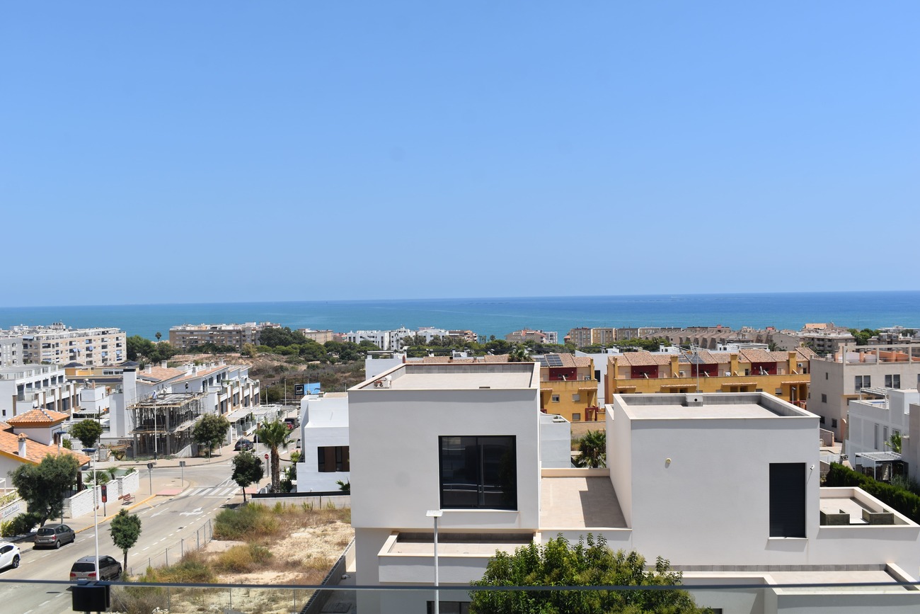 Apartment à Guardamar del Segura, Alicante, Espagne 3 chambres, 93 m2 No. 196446