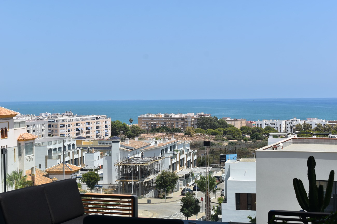 Apartment à Guardamar del Segura, Alicante, Espagne 3 chambres, 93 m2 No. 196446