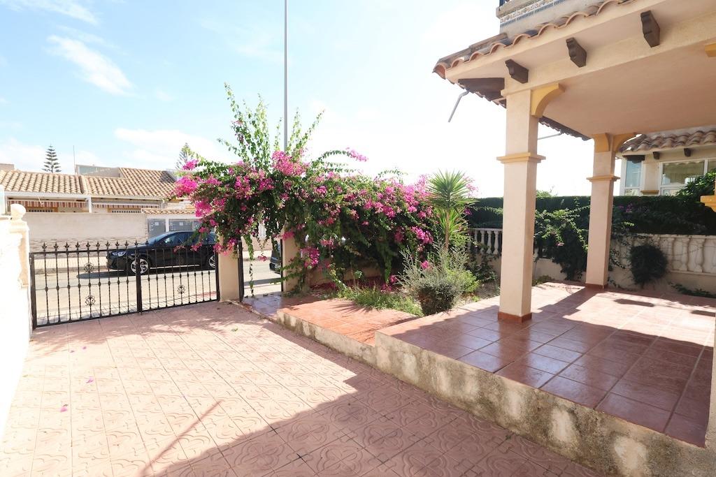 Townhouse in Alicante, Spain 2 bedrooms, 80 sq.m. No. 196443